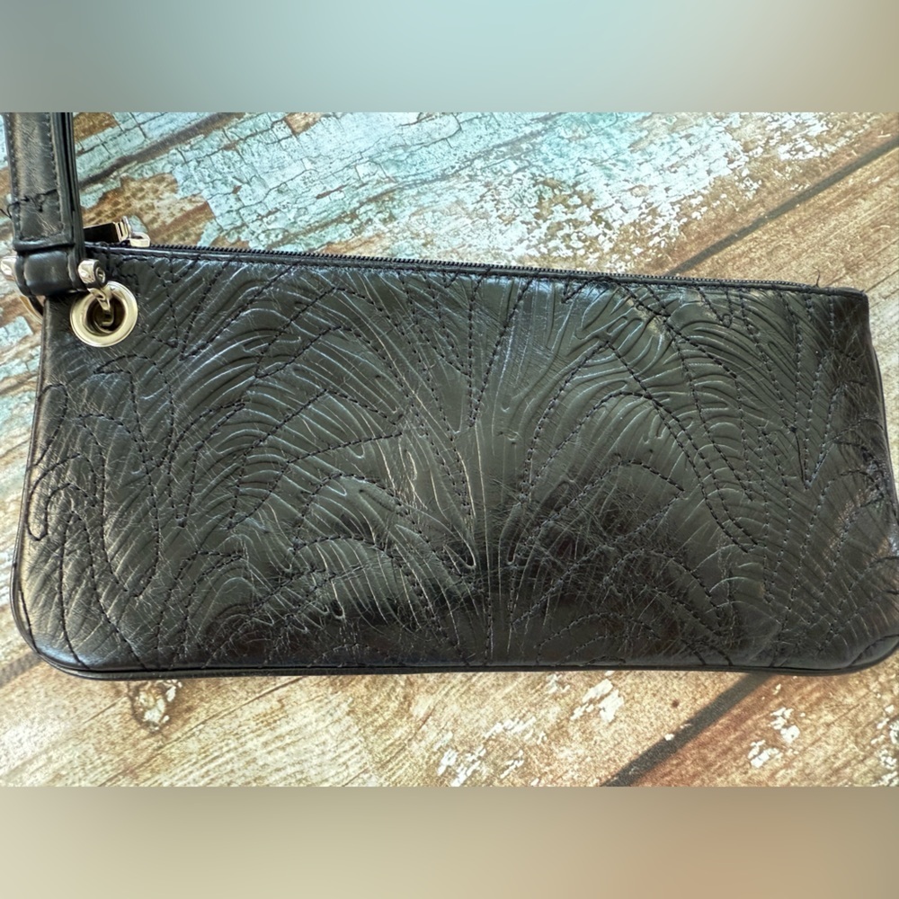 HOBO black with Beige Patterned Interior Wristlet Clutch VERY PRETTY - Picture 3 of 10